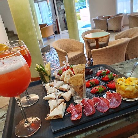 Dependance Hotel Marina Риччоне Екстер'єр фото