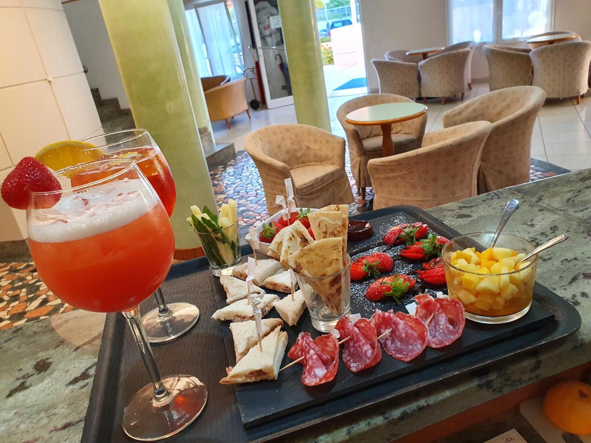 Dependance Hotel Marina Риччоне Екстер'єр фото